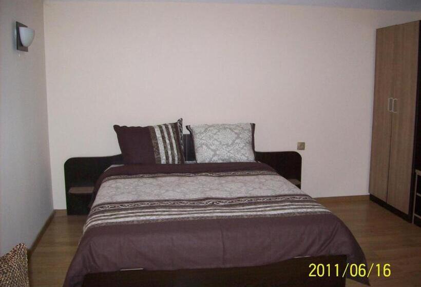 Студио Стандарт с Балконом, Family Hotel Saint George