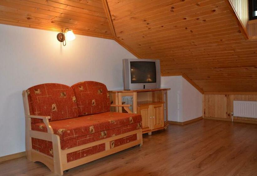 펜트하우스 룸, Art M Gallery