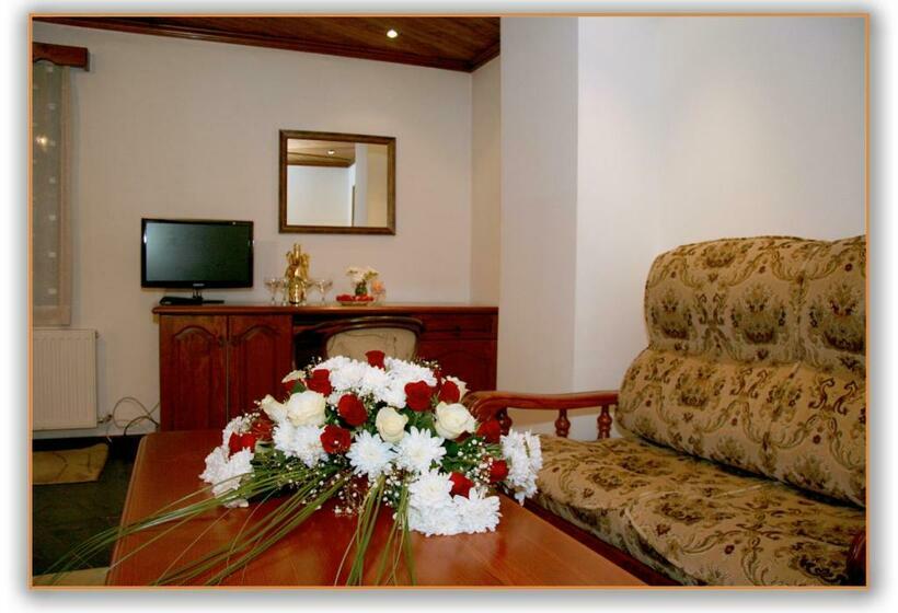 컴포트 룸, Art M Gallery