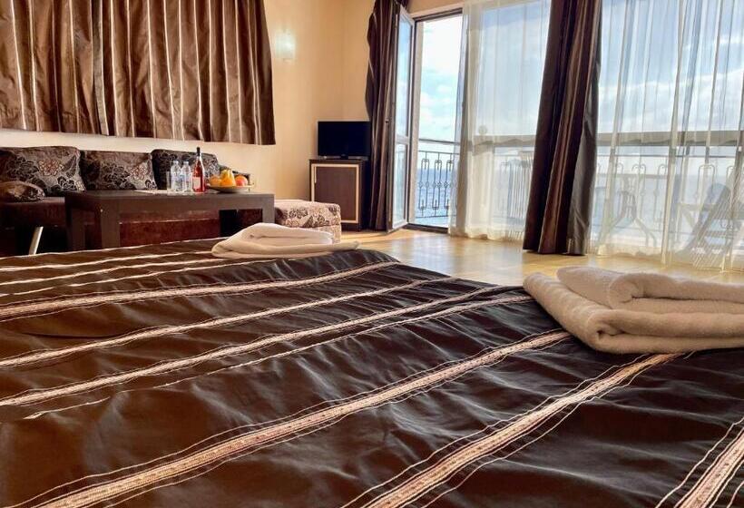 패밀리 룸 바다 전망, At The American S