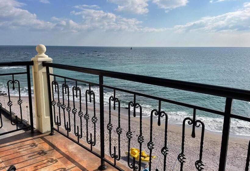 패밀리 룸 바다 전망, At The American S