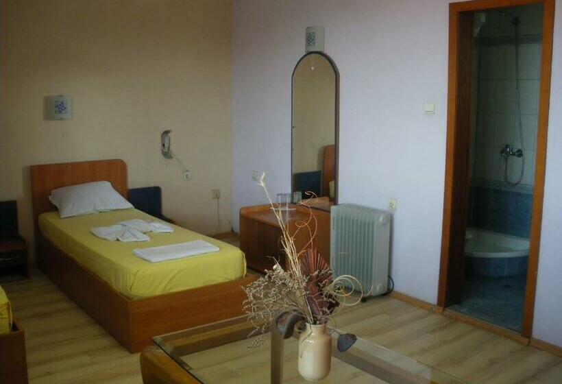 스탠다드 룸, Brani Family