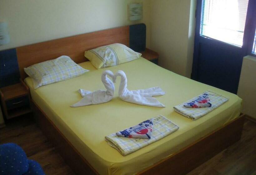 스탠다드 룸, Brani Family