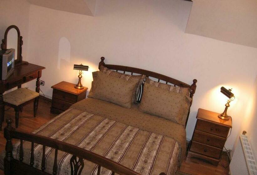 标准三人间, Castle Cottage Bed & Breakfast