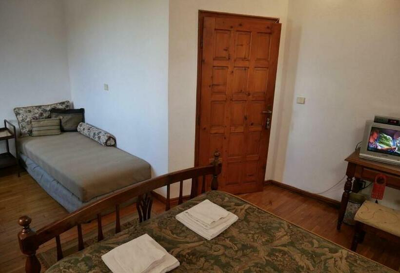 Номер Стандарт Трехместный, Castle Cottage Bed & Breakfast