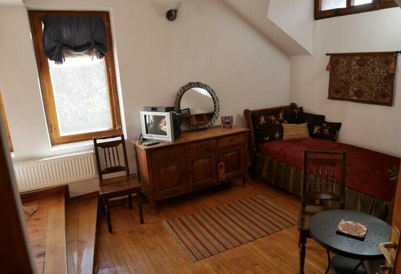 Номер Стандарт Трехместный, Castle Cottage Bed & Breakfast