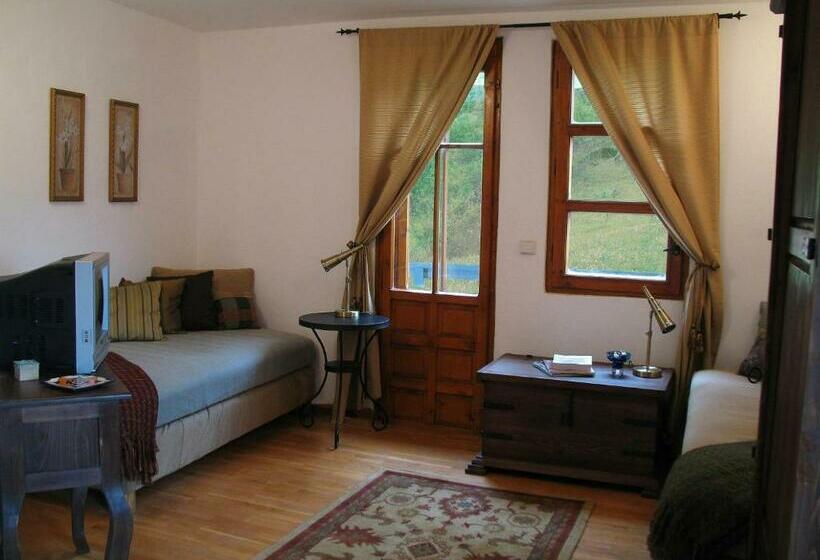 스탠다드 트리플 룸, Castle Cottage Bed & Breakfast