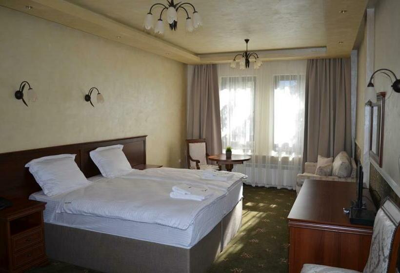 标准间, Complex Praveshki Hanove