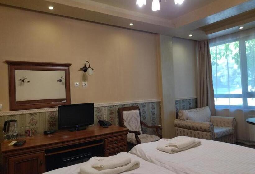 标准间, Complex Praveshki Hanove