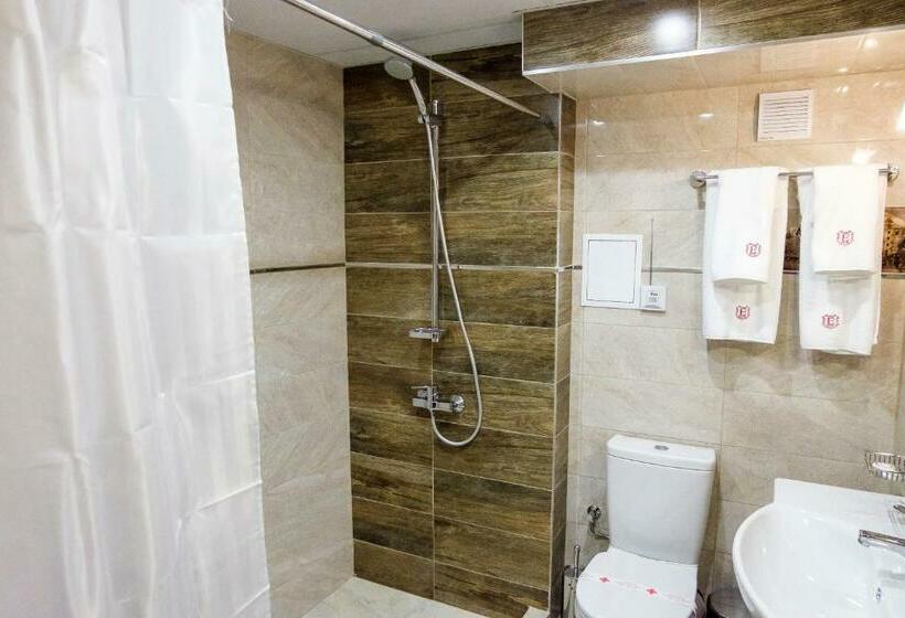 デラックスルーム, Elit