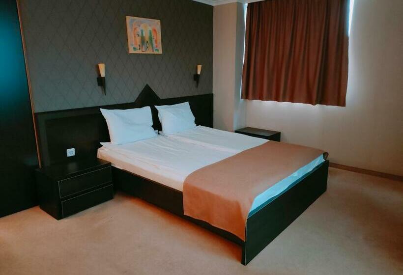 デラックスルーム, Elit