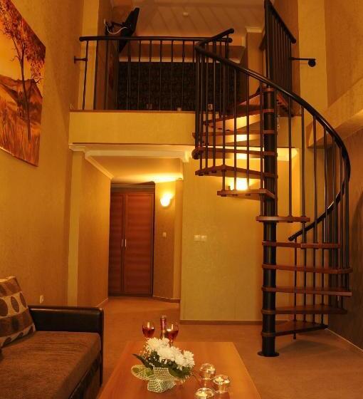 メゾネットスイート, Elit