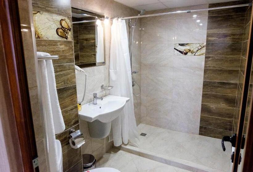 1ベッドルームアパートメント, Elit