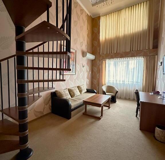 メゾネットスイート, Elit