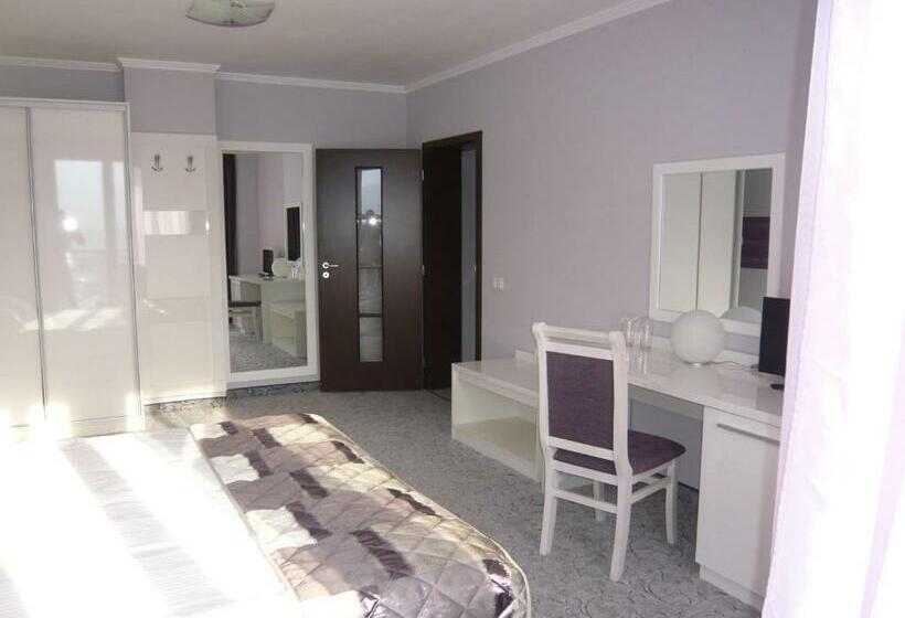 غرفة قياسية مزوَّدة بشُرفة, Enira Spa