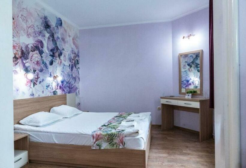 דירת חדר דלוקס, Ezeroto