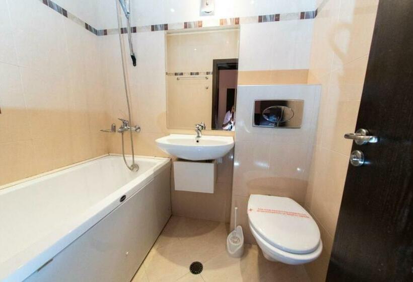 חדר דלוקס, Ezeroto