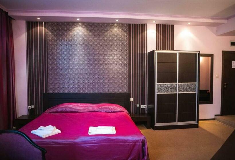 חדר דלוקס, Ezeroto