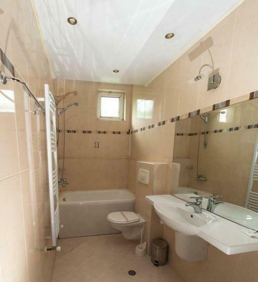 חדר דלוקס, Ezeroto