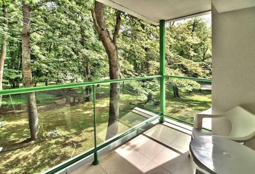 Студио Стандарт с Балконом, Forest Beach