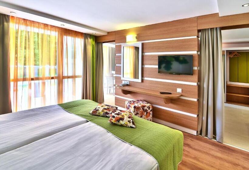 Студио Стандарт с Балконом, Forest Beach