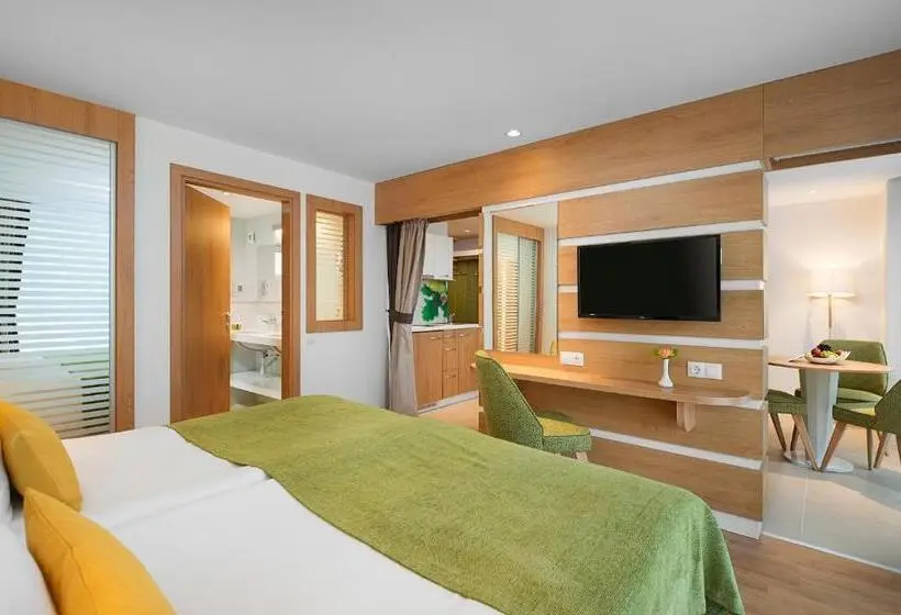 Deluxe-studio, Forest Beach