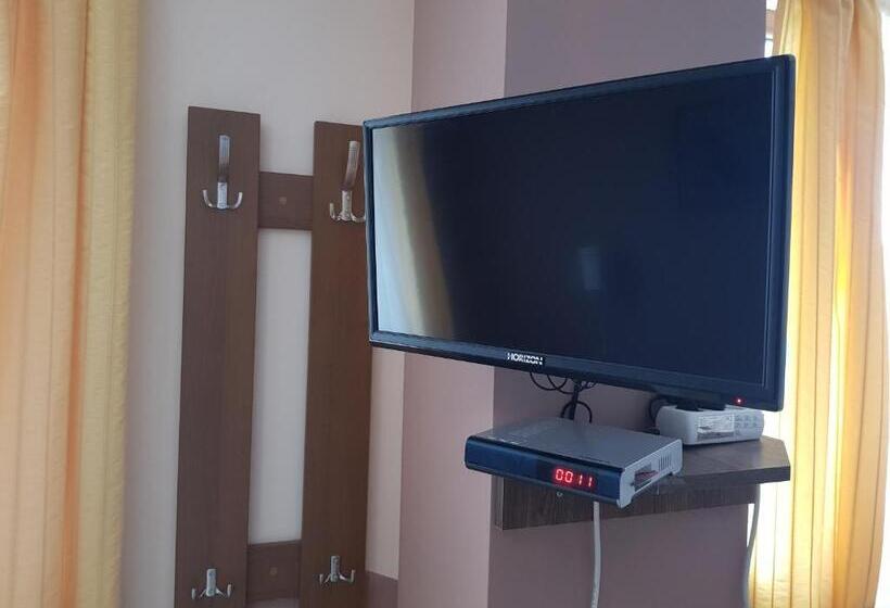 스탠다드 트리플 룸, Hanovete