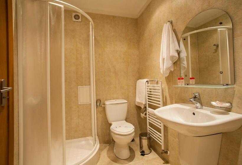 주니어 스위트, Intelcoop