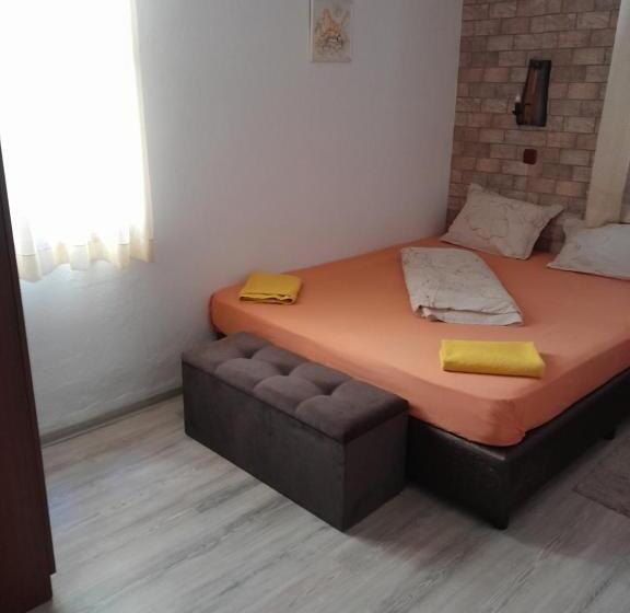 スタンダードトリプルルーム, Mario Complex