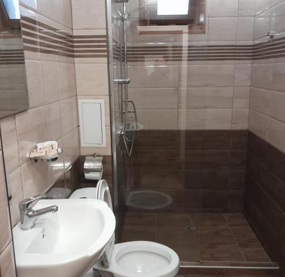 スタンダード4人部屋, Mario Complex