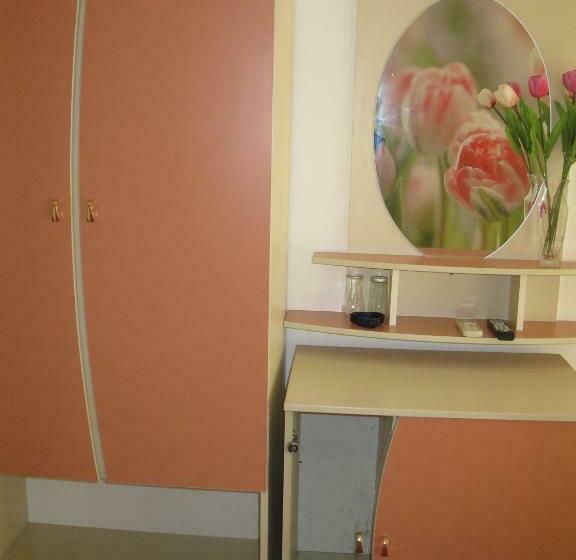 スタンダードルーム, Peter