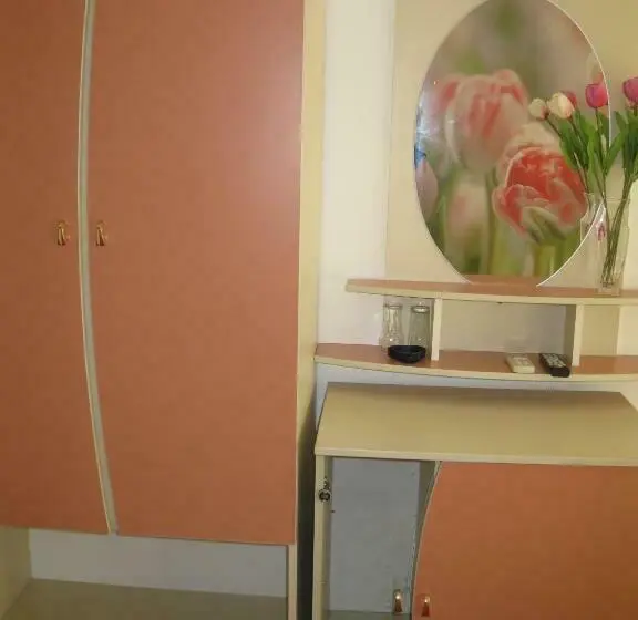 Quarto Estandar, Peter