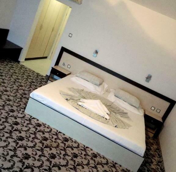 オーシャンビュースーペリアールーム, Peter