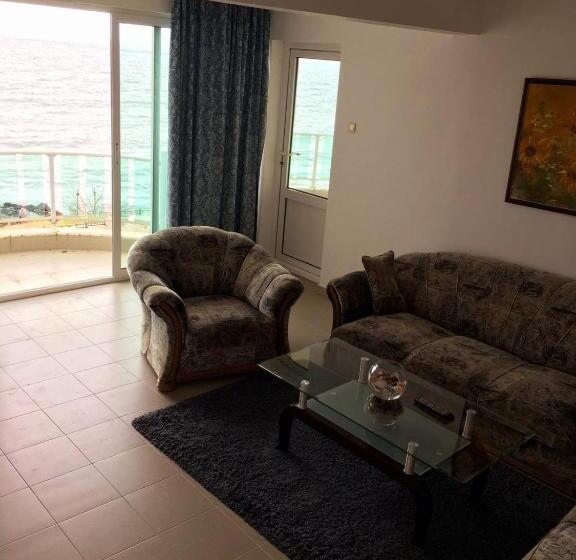 オーシャンビュースイート, Peter