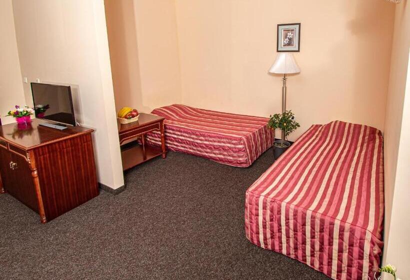 جناح جونيور, Princess Residence