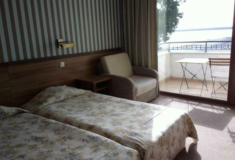 Номер Стандарт с Балконом, Selena