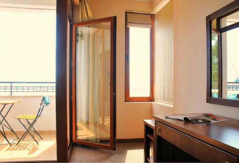 Номер Стандарт с Балконом, Selena