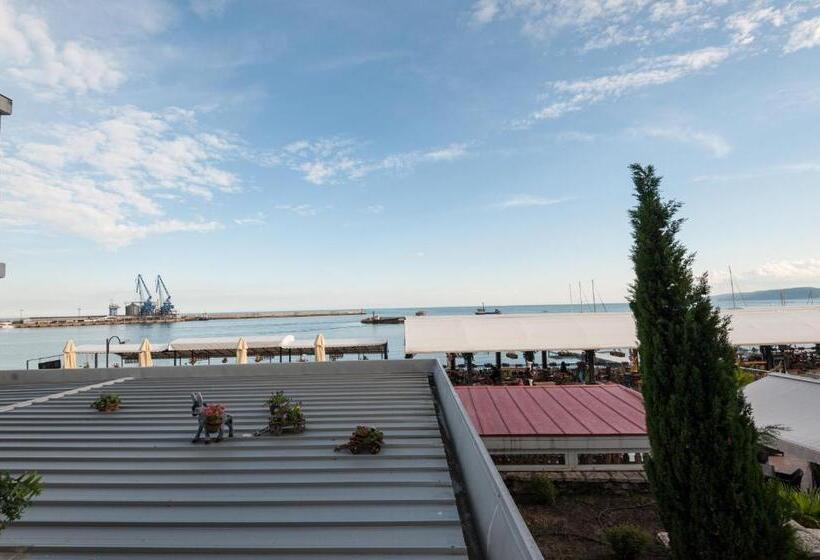 Номер Стандарт с Балконом, Selena