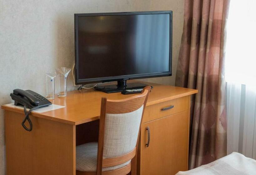 חדר סטנדרט, Uzunski