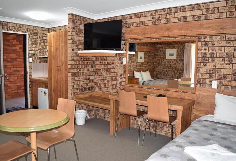 豪华家庭房间, Ten Dollar Town Motel