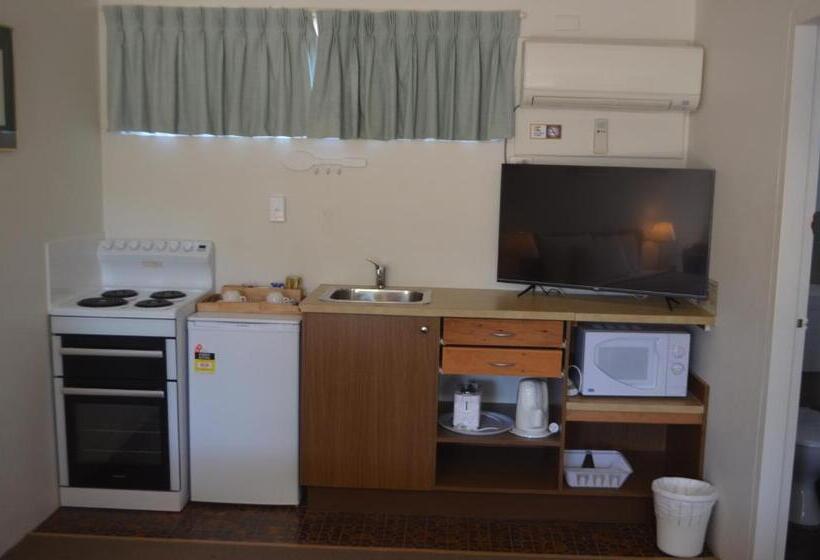 标准间, Ten Dollar Town Motel