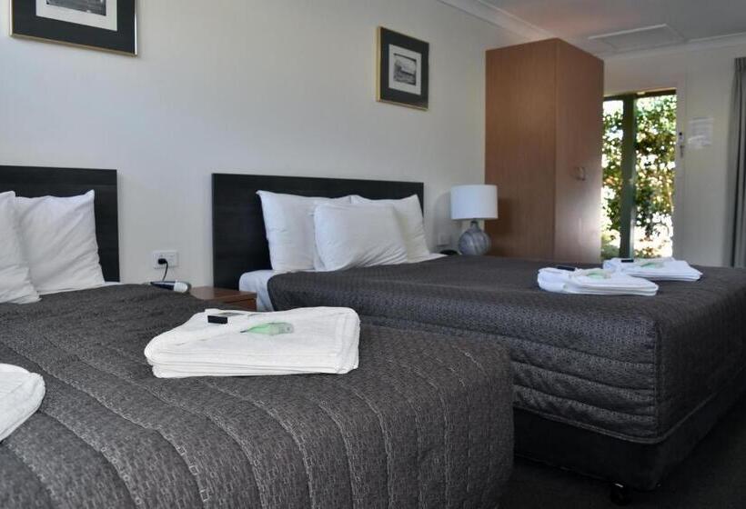 豪华房间, Ten Dollar Town Motel