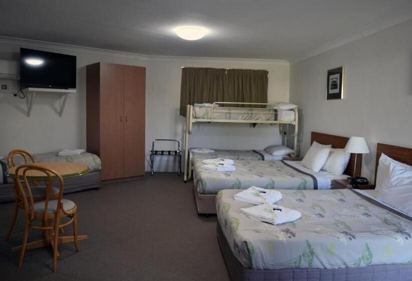 家庭间, Ten Dollar Town Motel