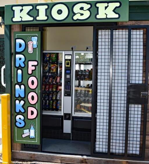 标准间, Ten Dollar Town Motel