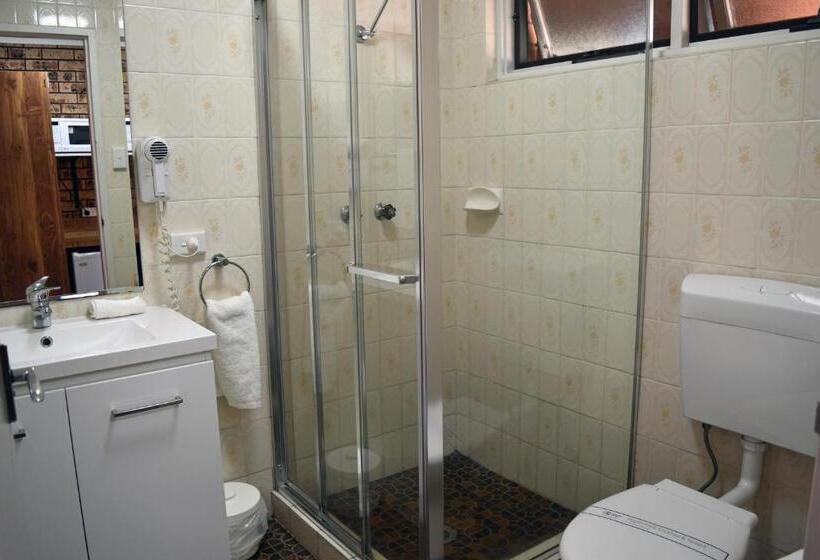 标准间, Ten Dollar Town Motel