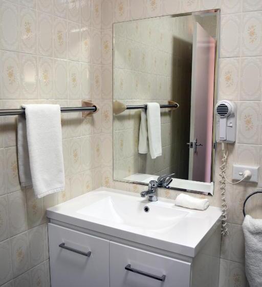 标准间, Ten Dollar Town Motel