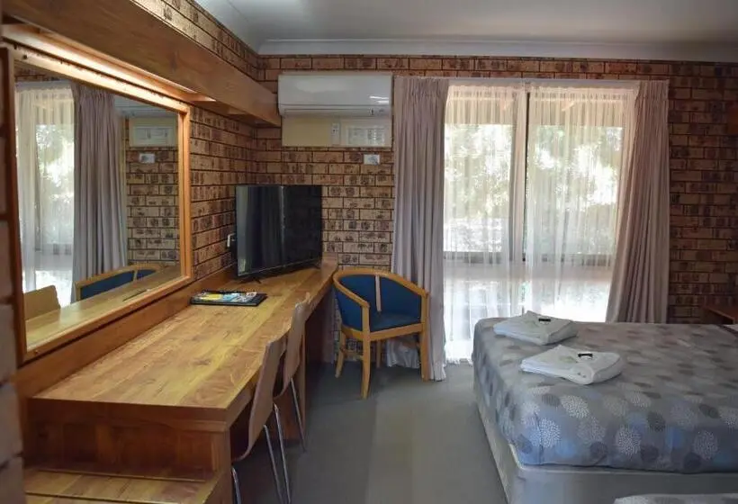 Standard-huone, Ten Dollar Town Motel