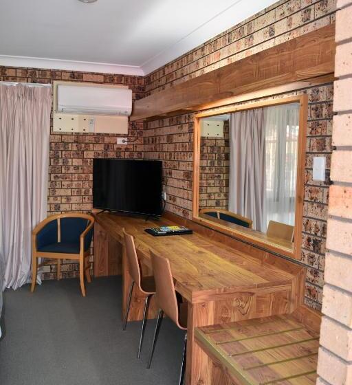 标准间, Ten Dollar Town Motel