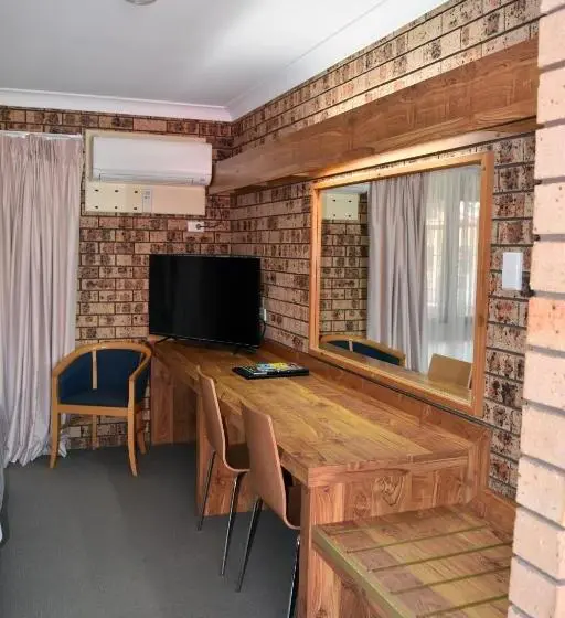 Standard-huone, Ten Dollar Town Motel