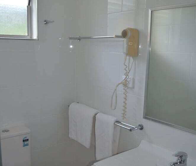 标准间, Ten Dollar Town Motel